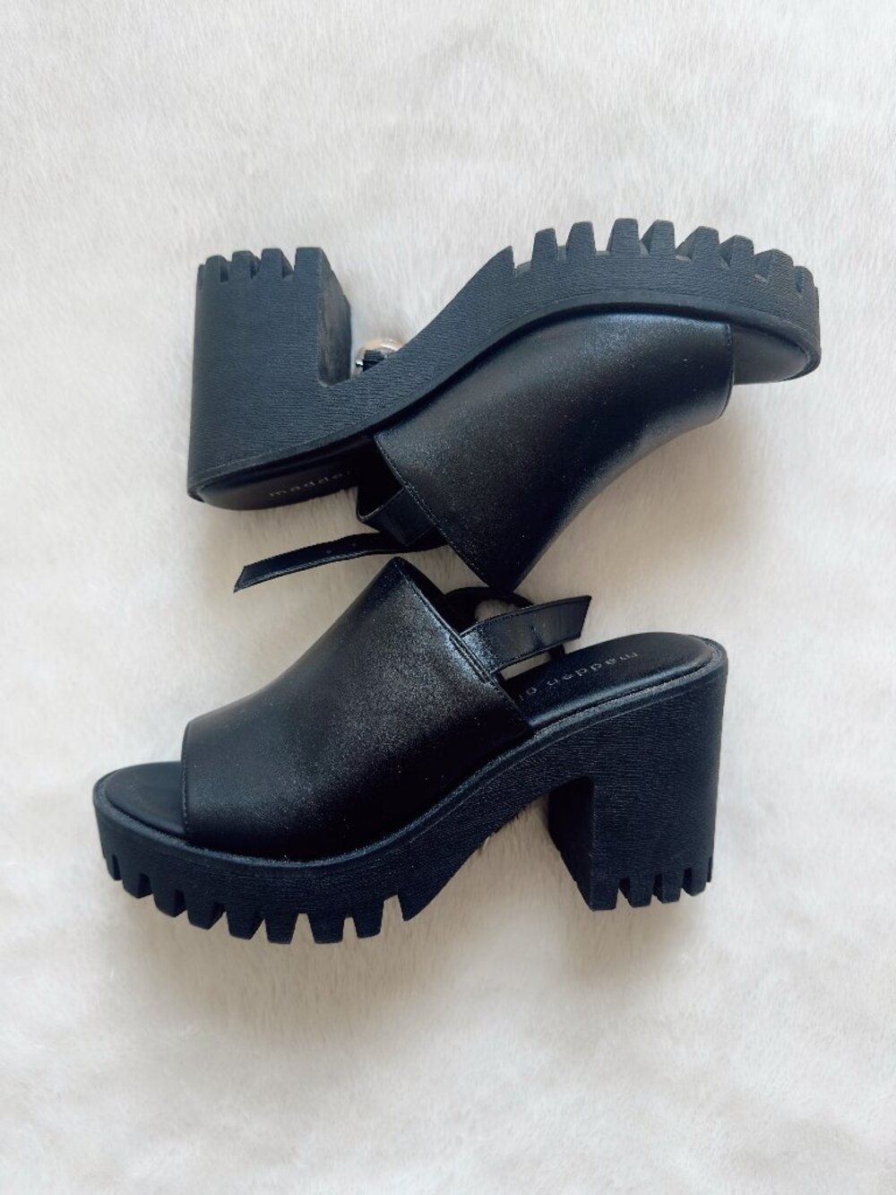 MADDEN GIRL Chunky Platform Sandals